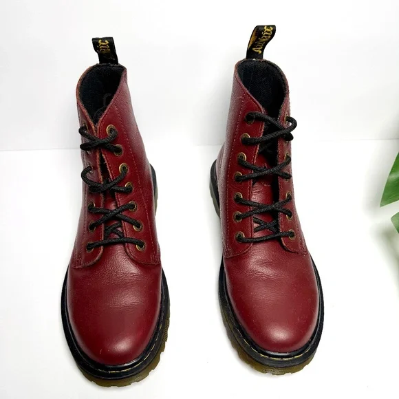 Dr. Martens Women’s Luana Leather Boots Cherry Red Smooth Sz 9 - Picture 4 of 16